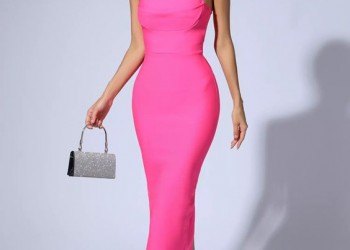 Εκλεπτυσμένες Εμφανίσεις για Καλοκαιρινούς Γάμους: Αξεσουάρ και Τσάντες για Κομψές Καλεσμένες