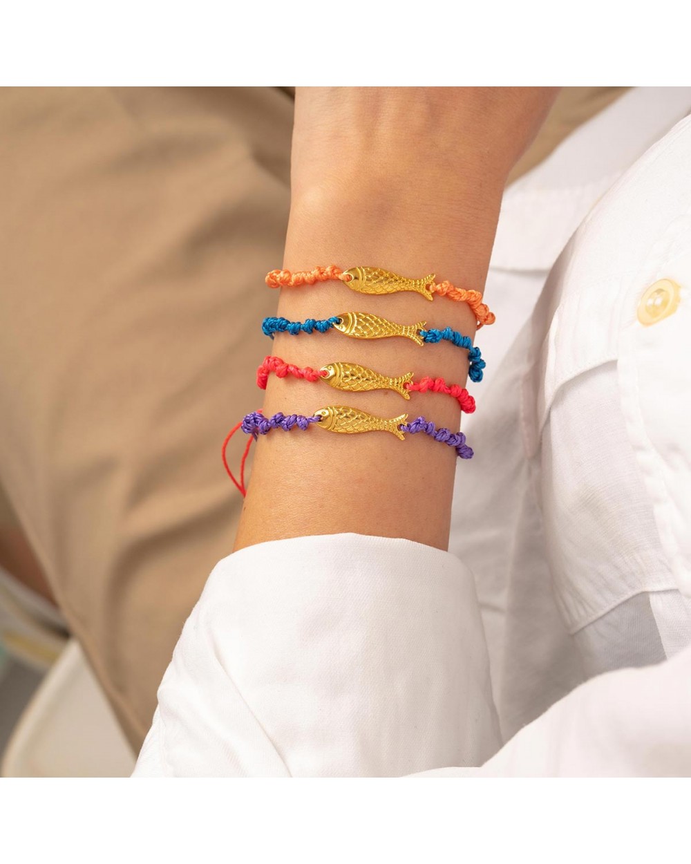 Χειροποίητο βραχιόλι μακραμέ της Excite Fashion Jewellery, πορτοκαλί κορδόνι, επίχρυσο ψαράκι. B-1781-16 Κοσμήματα Χειροποίητο βραχιόλι μακραμέ της Excite Fashion Jewellery, πορτοκαλί κορδόνι, επίχρυσο ψαράκι. B-1781-16 Κοσμήματα