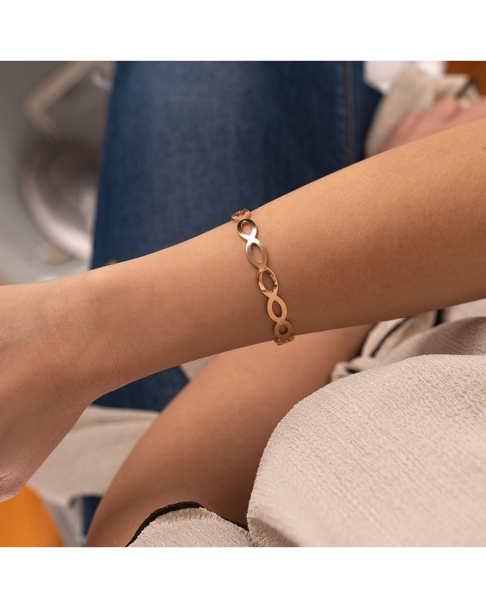 Βραχιόλι Βέργα Excite fashion Jewellery  με οβάλ κύκλους από ανοξείδωτο ατσάλι. Διατίθεται σε ασημένιο, χρυσό και ροζ χρυσό χρώμα. B-90-034RG Κοσμήματα