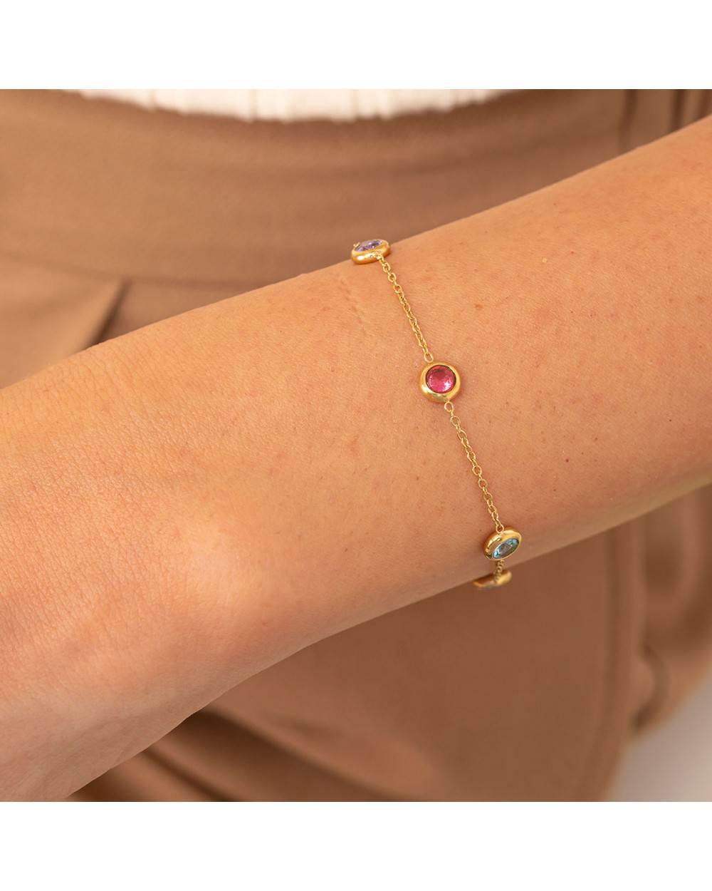 Βραχιόλι Excite Fashion Jewellery, λεπτή αλυσίδα με πολύχρωμα ζιργκόν από επιχρυσωμένο ανοξείδωτο ατσάλι. B-YH1224A-G-65 Κοσμήματα Βραχιόλι Excite Fashion Jewellery, λεπτή αλυσίδα με πολύχρωμα ζιργκόν από επιχρυσωμένο ανοξείδωτο ατσάλι. B-YH1224A-G-65 Κοσμήματα