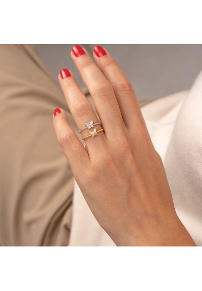 Δαχτυλίδι από επιπλατινωμένο ασήμι 925, πεταλουδίτσα με λευκά ζιργκόν και dots στην γάμπα του δαχτυλιδιού από την Excite Fashion Jewellery. D-13-S-69 Δαχτυλίδι από επιπλατινωμένο ασήμι 925, πεταλουδίτσα με λευκά ζιργκόν και dots στην γάμπα του δαχτυλιδιού από την Excite Fashion Jewellery. D-13-S-69