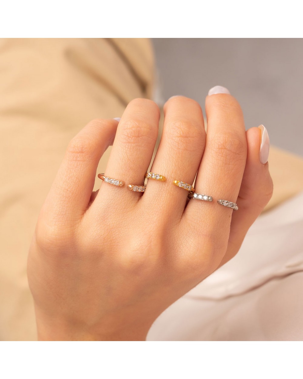 Δαχτυλίδι Excite Fashion Jewellery ανοιχτό βεράκι διακοσμημένο με λευκά ζιργκόν στα άκρα του από επιπλατινωμένο ασήμι 925. D-33-AS-S-65 Κοσμήματα Δαχτυλίδι Excite Fashion Jewellery ανοιχτό βεράκι διακοσμημένο με λευκά ζιργκόν στα άκρα του από επιπλατινωμένο ασήμι 925. D-33-AS-S-65 Κοσμήματα