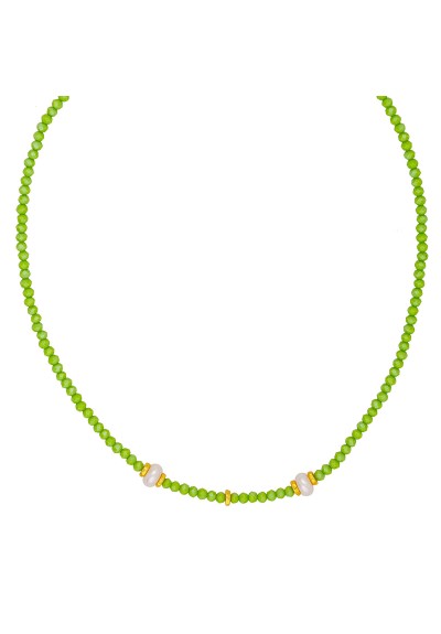 Χειροποίητο κολιέ, με περλίτσες, επίχρυσα στοιχεία, και πράσινες γυάλινες χάνδρες της Excite Fashion Jewellery.  K-1430-01-04-66 Χειροποίητο κολιέ, με περλίτσες, επίχρυσα στοιχεία, και πράσινες γυάλινες χάνδρες της Excite Fashion Jewellery.  K-1430-01-04-66