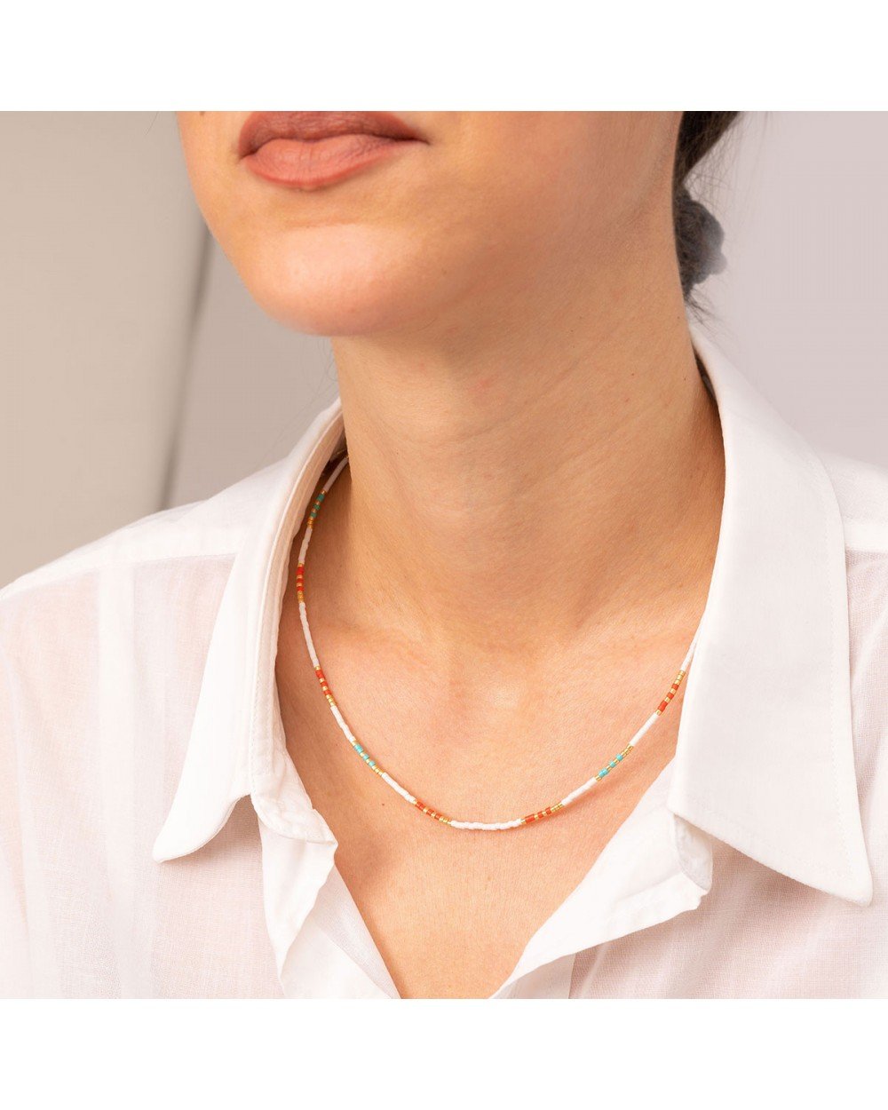 Κολιέ Boho της Excite Fashion Jewellery, με λευκές, κόκκινες, τιρκουάζ και χρυσές χάντρες από επιχρυσωμένο ατσάλι. N-110430-55 Κοσμήματα Κολιέ Boho της Excite Fashion Jewellery, με λευκές, κόκκινες, τιρκουάζ και χρυσές χάντρες από επιχρυσωμένο ατσάλι. N-110430-55 Κοσμήματα