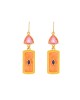 Χειροποίητα κρεμαστά σκουλαρίκια από την Excite Fashion Jewellery στολισμένα με φούξια κρύσταλλο και μοτίφ  με πορτοκαλί σμάλτο. S-1727-01-23-89 Κοσμήματα