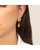 Χειροποίητα κρεμαστά σκουλαρίκια της Excite Fashion Jewellery, ανάγλυφο επίχρυσο μοτίφ, κίτρινη κρεμαστή σταγόνα, από ανοξείδωτο ατσάλι. S-1763-16 Κοσμήματα Χειροποίητα κρεμαστά σκουλαρίκια της Excite Fashion Jewellery, ανάγλυφο επίχρυσο μοτίφ, κίτρινη κρεμαστή σταγόνα, από ανοξείδωτο ατσάλι. S-1763-16 Κοσμήματα