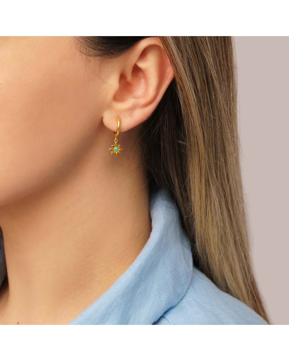 Κρικάκια Excite Fashion Jewellery με κρεμαστά αστεράκια και τιρκουάζ ζιργκόν από επιχρυσωμένο ασήμι 925. S-20-TYRK-G-75 Κοσμήματα Κρικάκια Excite Fashion Jewellery με κρεμαστά αστεράκια και τιρκουάζ ζιργκόν από επιχρυσωμένο ασήμι 925. S-20-TYRK-G-75 Κοσμήματα