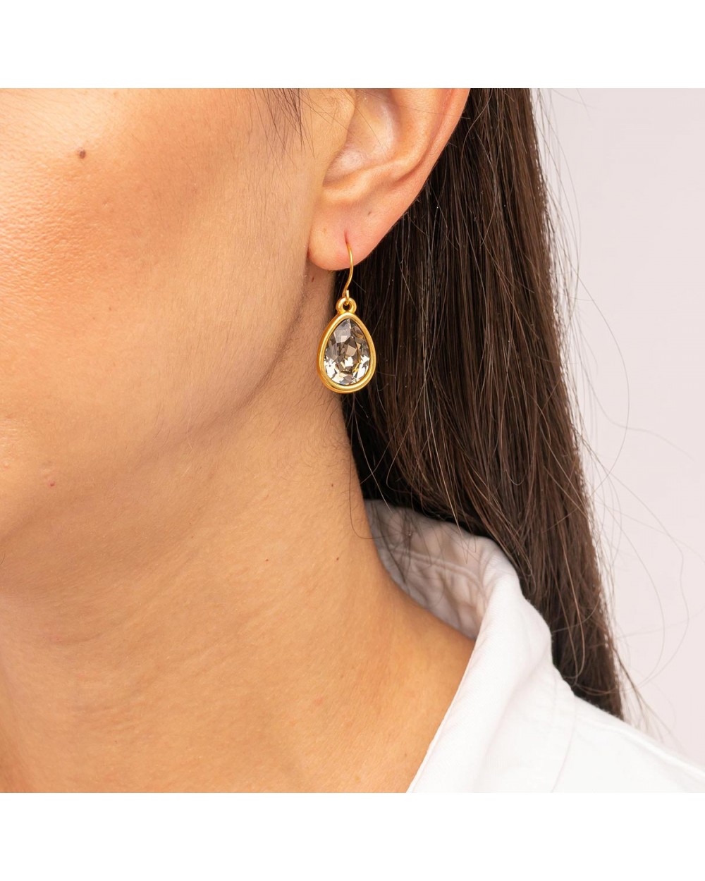 Χειροποίητα επιχρυσωμένα σκουλαρίκια Excite Fashion Jewellery με μελί κρύσταλλο Swarovski σε σχήμα σταγόνας S-852-01-04-8 Κοσμήματα Χειροποίητα επιχρυσωμένα σκουλαρίκια Excite Fashion Jewellery με μελί κρύσταλλο Swarovski σε σχήμα σταγόνας S-852-01-04-8 Κοσμήματα